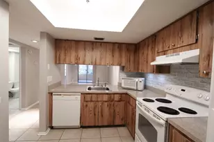 4957 Puritan Cir, Tampa, FL 33617 - Photo 11