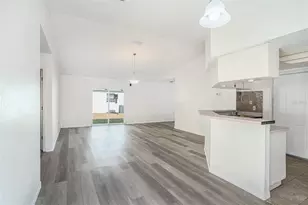 8512 Lazy River Dr, Tampa, FL 33617 - Photo 7