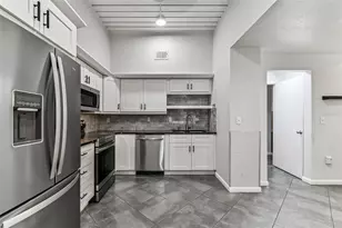 2421 W Horatio St, Tampa, FL 33609 - Photo 9