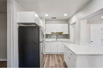 7025 Ponderosa Drive, Tampa, FL 33637 - Photo 7