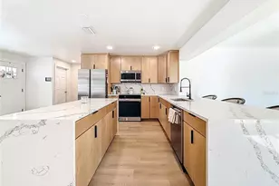 9585 Portside Dr, Seminole, FL 33776 - Photo 19