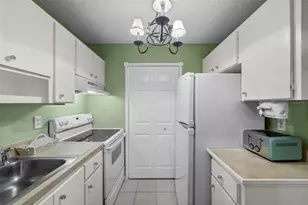 3277 Fox Chase Circle N, Palm Harbor, FL 34683 - Photo 15