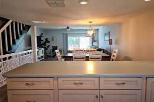 255 Capri Cir N, Treasure Island, FL 33706 - Photo 13