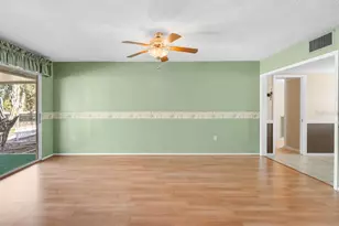 829 Fox Hills Dr, Sun City Center, FL 33573 - Photo 7
