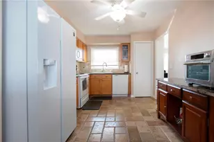 618 Oakmont Ave, Sun City Center, FL 33573 - Photo 17