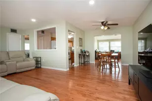 618 Oakmont Ave, Sun City Center, FL 33573 - Photo 7