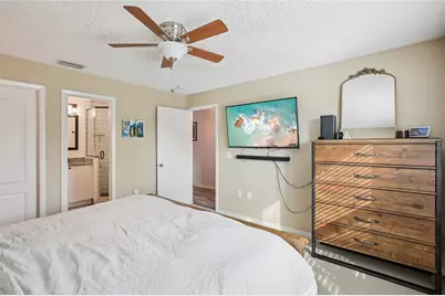 2103 W Perio Street, Tampa, FL 33612 - Photo 17