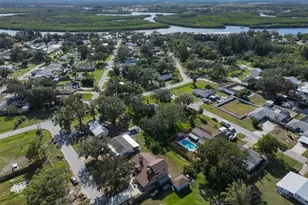 411 SW 12th St, Ruskin, FL 33570 - Photo 9