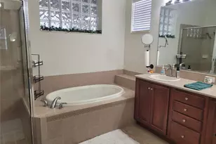 920 Regal Manor Way, Sun City Center, FL 33573 - Photo 23