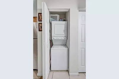 4875 Coquina Key Drive SE #C, Saint Petersburg, FL 33705 - Photo 13