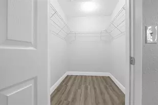 913 York Dr, Brandon, FL 33510 - Photo 15