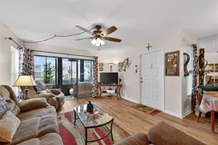 1258 Pine Ridge Cir W, Tarpon Springs, FL 34688 - Photo 13