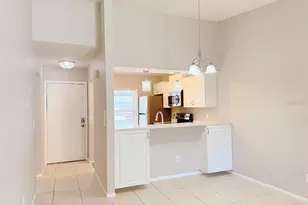 7135 Parkside Villas Dr N, Saint Petersburg, FL 33709 - Photo 5