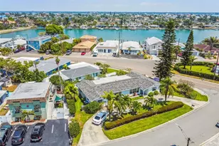 11225 2nd St E, Treasure Island, FL 33706 - Photo 25