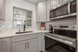 11225 2nd St E, Treasure Island, FL 33706 - Photo 5