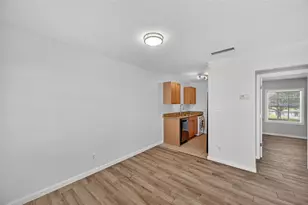 4872 Beach Dr SE, Saint Petersburg, FL 33705 - Photo 7