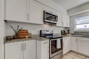 4105 W Oakellar Ave, Tampa, FL 33611 - Photo 11