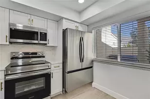 4354 Outrigger Ln, Tampa, FL 33615 - Photo 7