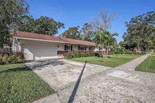 12710 Greenmoor Dr, Tampa, FL 33618 - Photo 3