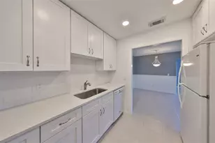 124 Gloucester Blvd, Sun City Center, FL 33573 - Photo 15