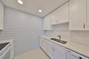 124 Gloucester Blvd, Sun City Center, FL 33573 - Photo 13