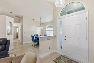 6211 65th Pl E, Palmetto, FL 34221 - Photo 9