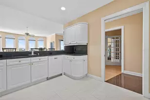 288 Beach Dr NE, Saint Petersburg, FL 33701 - Photo 29