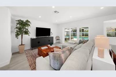 5884 51st Street S, Saint Petersburg, FL 33715 - Photo 9