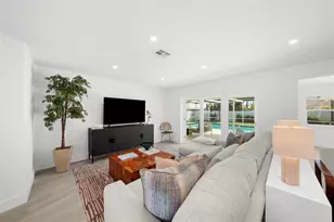 5884 51st St S, Saint Petersburg, FL 33715 - Photo 9