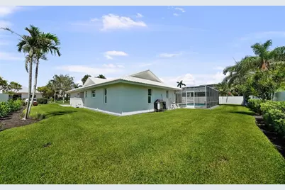 5884 51st Street S, Saint Petersburg, FL 33715 - Photo 5