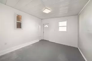 37617 Amigo Dr, Zephyrhills, FL 33541 - Photo 25