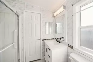 37617 Amigo Dr, Zephyrhills, FL 33541 - Photo 19