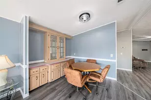 37617 Amigo Dr, Zephyrhills, FL 33541 - Photo 9