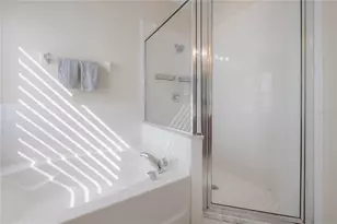 7808 Carriage Pointe Dr, Gibsonton, FL 33534 - Photo 31