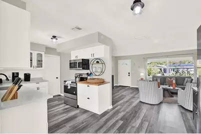 1241 12th Court SW, Largo, FL 33770 - Photo 3