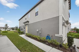 31885 Blue Passing Loop, Wesley Chapel, FL 33545 - Photo 3