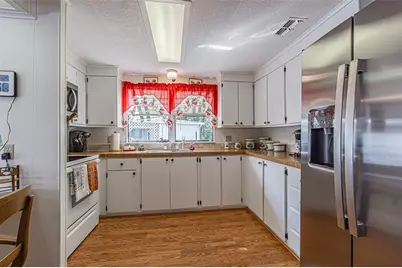 39353 Sycamore Lane, Zephyrhills, FL 33542 - Photo 13