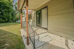 39353 Sycamore Ln, Zephyrhills, FL 33542 - Photo 15