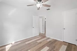 5555 13th St N, Saint Petersburg, FL 33703 - Photo 13