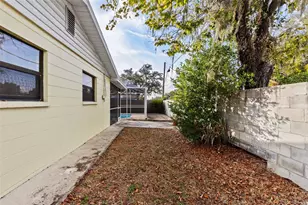 1233 Lorie Cir, Brandon, FL 33510 - Photo 47