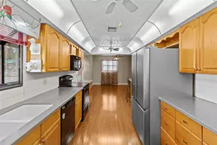 1233 Lorie Cir, Brandon, FL 33510 - Photo 7