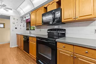 1233 Lorie Cir, Brandon, FL 33510 - Photo 9