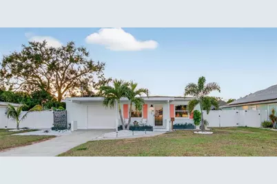 1326 74th Street N, Saint Petersburg, FL 33710 - Photo 1