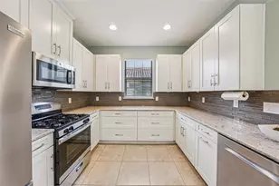 8433 Alberata Vista Dr, Tampa, FL 33647 - Photo 7