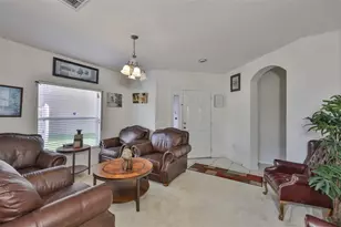 702 Cristelle Jean Dr, Ruskin, FL 33570 - Photo 7