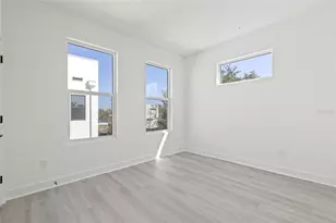 307 15th St N, Saint Petersburg, FL 33705 - Photo 29