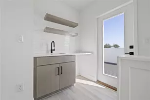 307 15th St N, Saint Petersburg, FL 33705 - Photo 33