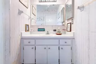 1308 Bluewater Dr, Sun City Center, FL 33573 - Photo 23