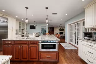 2309 Jones Ct, Dunedin, FL 34698 - Photo 9