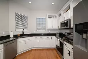 8604 Miramar Terrace Cir, Temple Terrace, FL 33637 - Photo 11